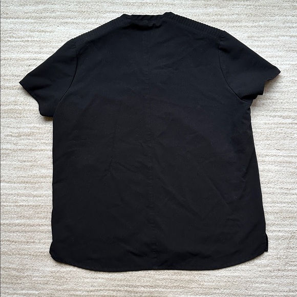 FIGS Technical Collection Yola Scrub Top Stretch Zip Pockets Nurse Black Medium - Picture 2 of 11